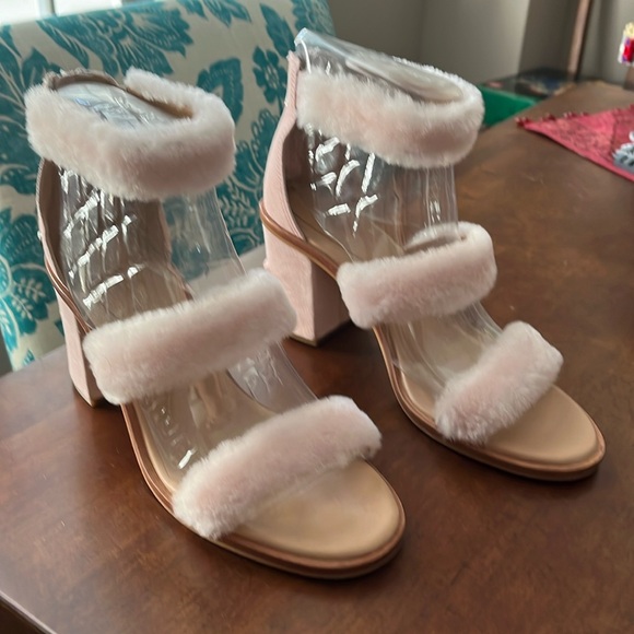 Ugg Del Rey Sheepskin Pink Fluff Block Heel Sandal Open Toe Ankle Strap Size 9.5 - Picture 1 of 12